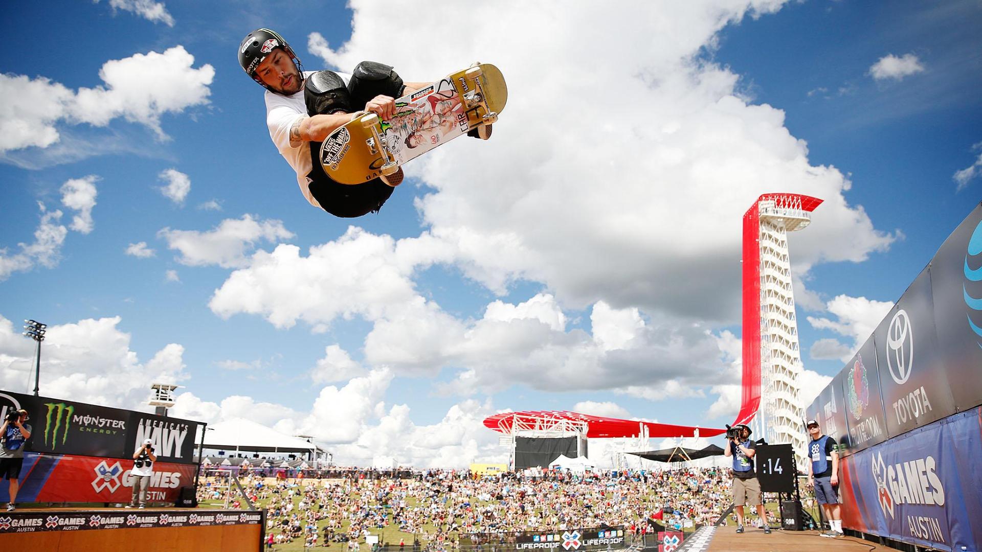 Sam Beckett wins Skateboard Vert gold