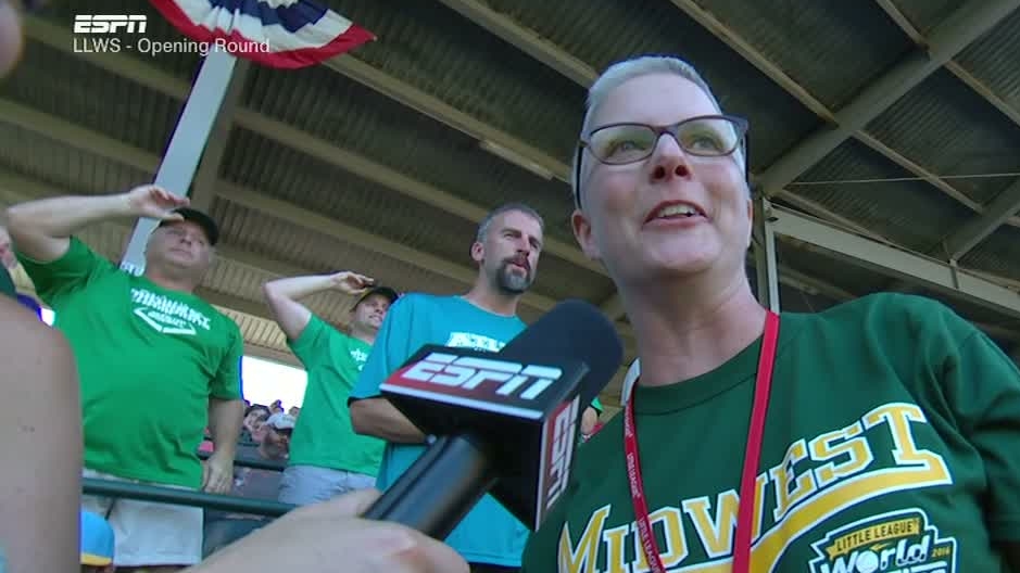 Mom battling cancer celebrates son's homer