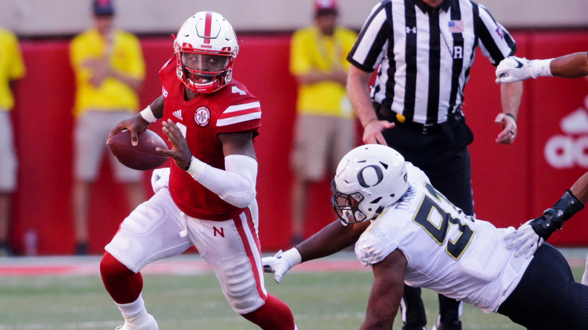 Armstrong's late TD lifts Huskers to victory