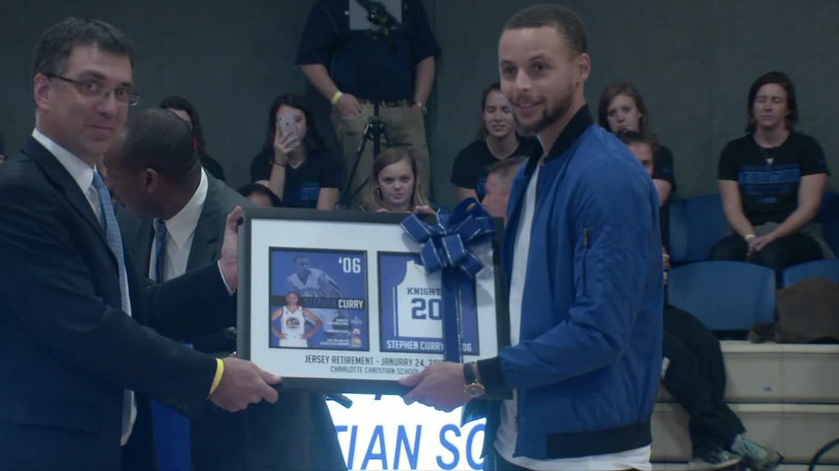 Curry gets his high school jersey retired