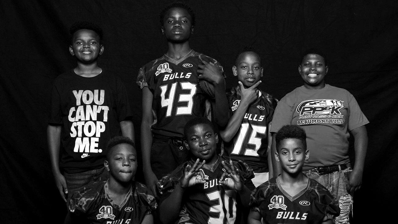 Kaepernick inspires youth football team in Texas