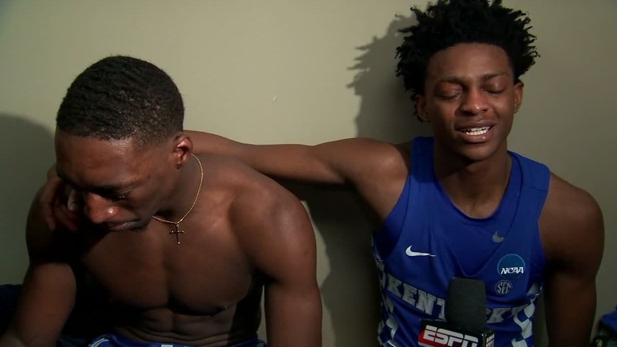 De'Aaron Fox overwhelmed with emotion after loss