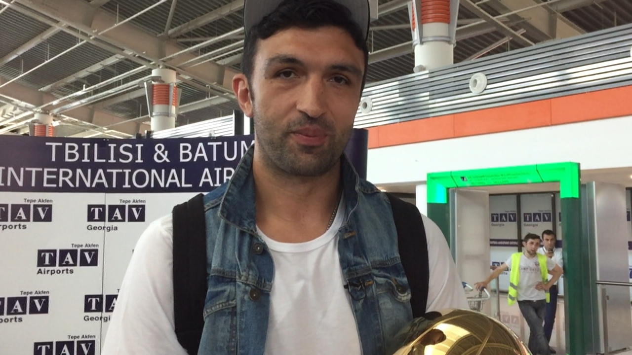 Pachulia takes championship trophy to homeland
