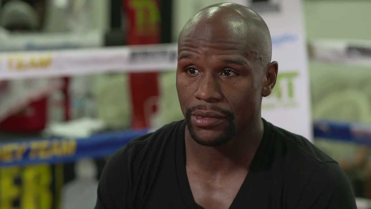 Mayweather says matchup leans towards McGregor 'on paper'