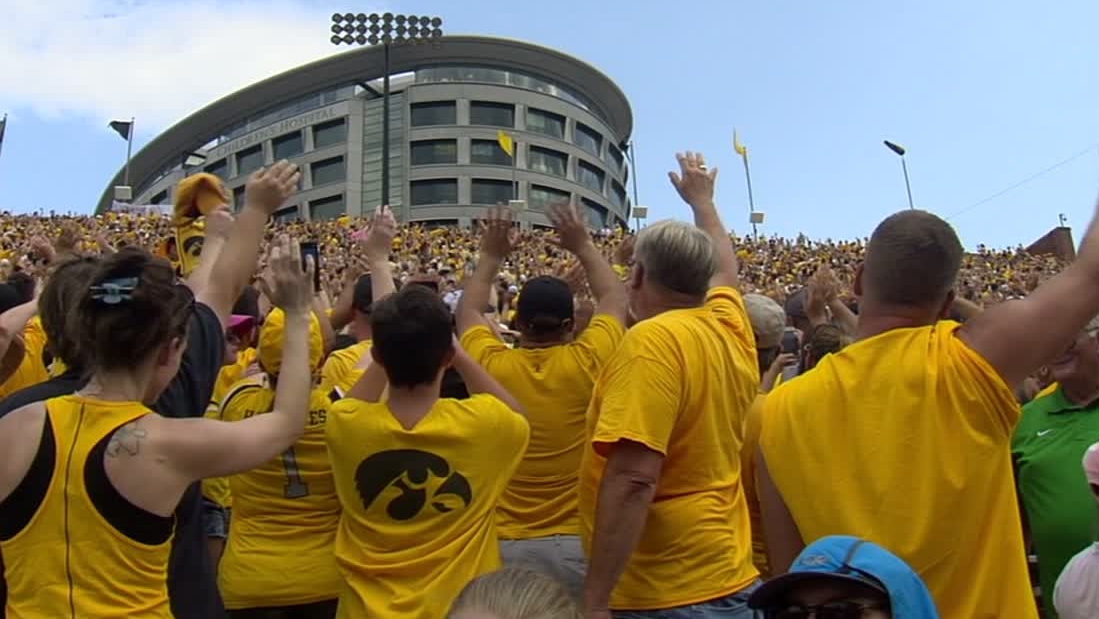 Iowa fans wave to patients, family members at children's hospital