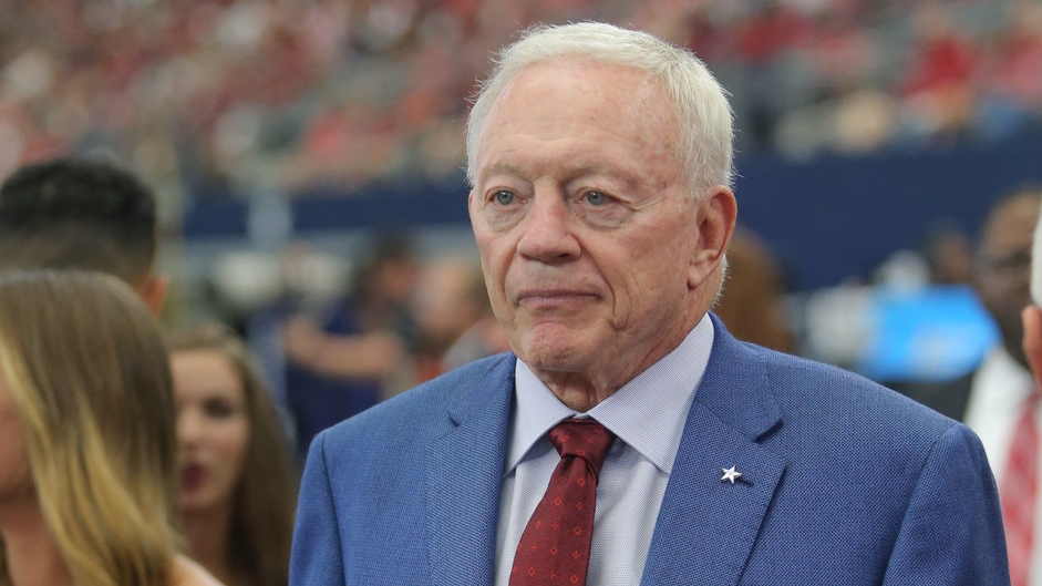 Jones: If you don't honor and stand for flag, you won't play