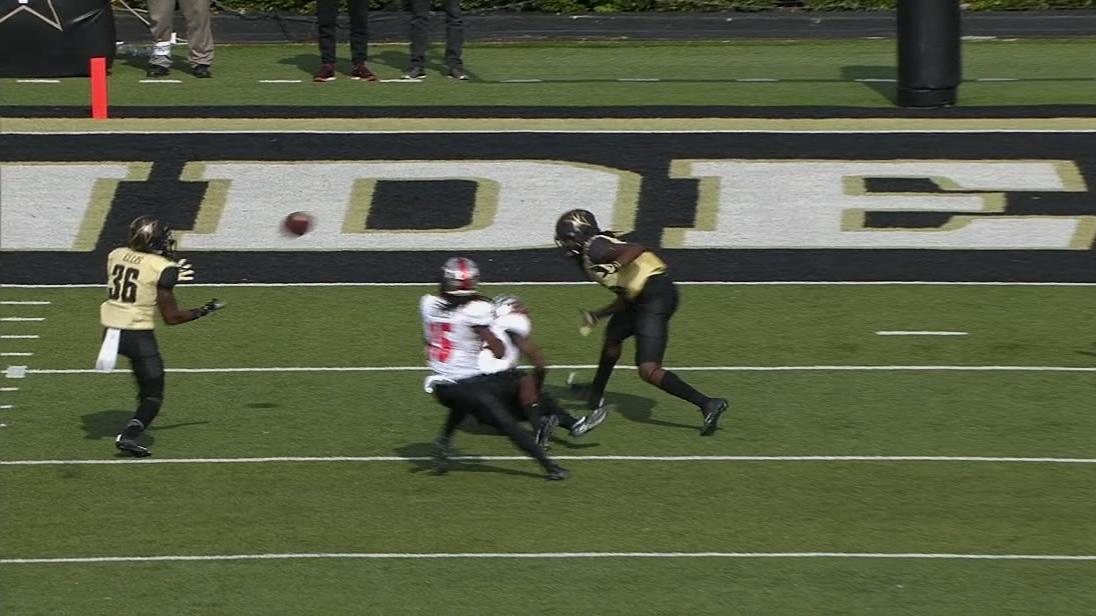 Crazy deflection leads to Vandy TD