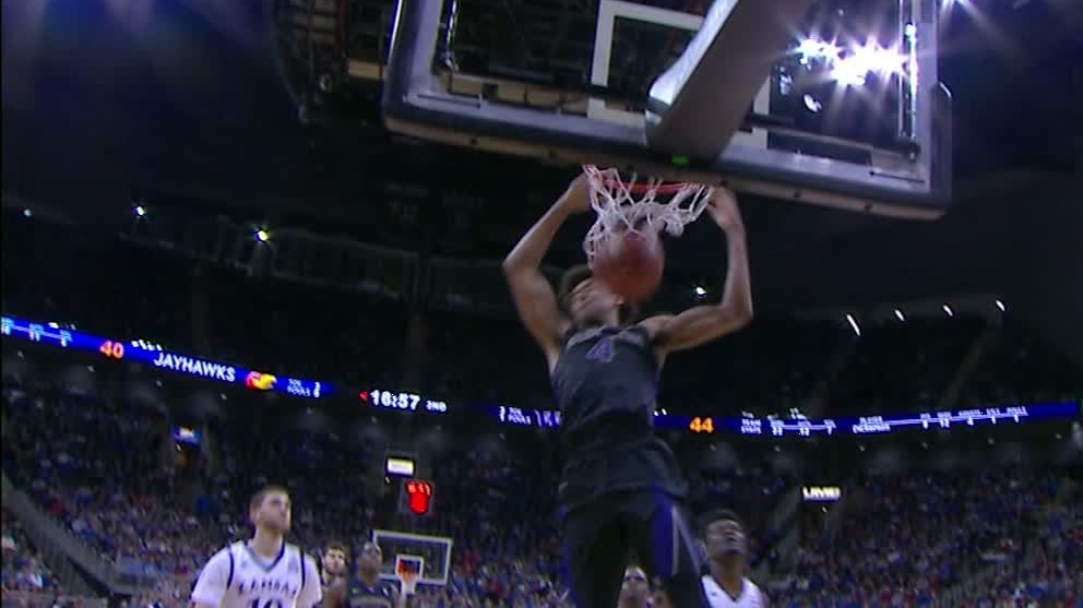 Washington earns huge win against No. 2 Kansas