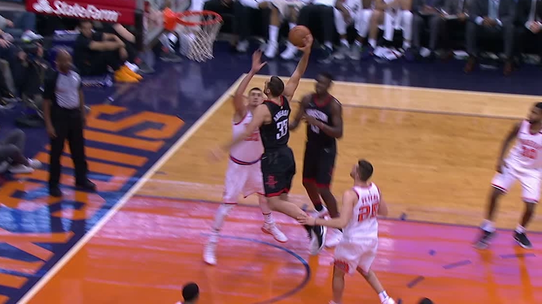 Anderson throws down big time dunk