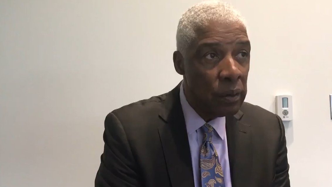 Dr. J says Simmons is a 'once-in-a-decade' player