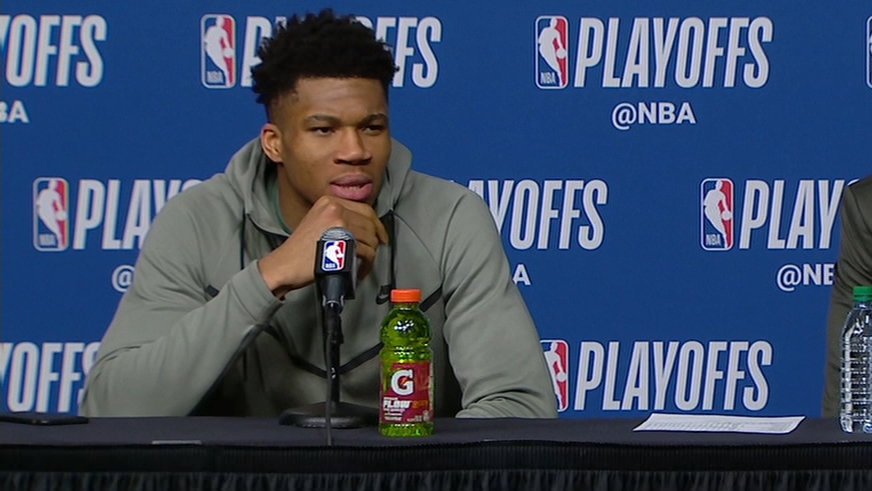 Giannis disagrees with sixth foul call