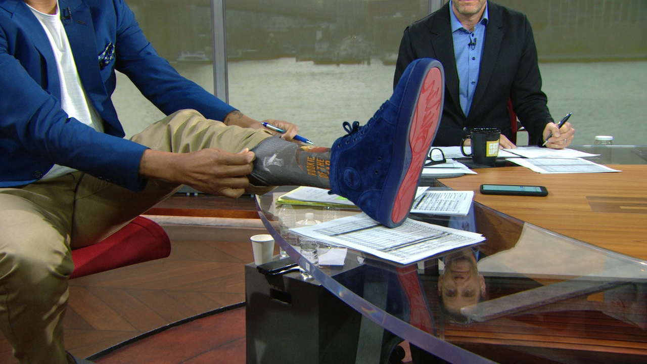 Jalen apologizes to Mitchell with ROY socks