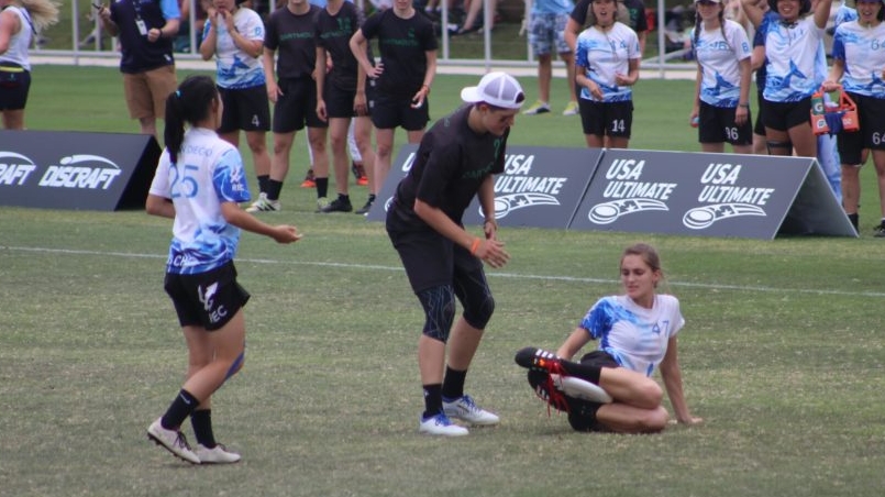 Ultimate star impresses with wild between-the-legs grab