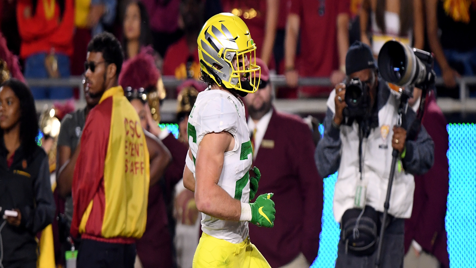 Slovis gets picked off for Oregon TD