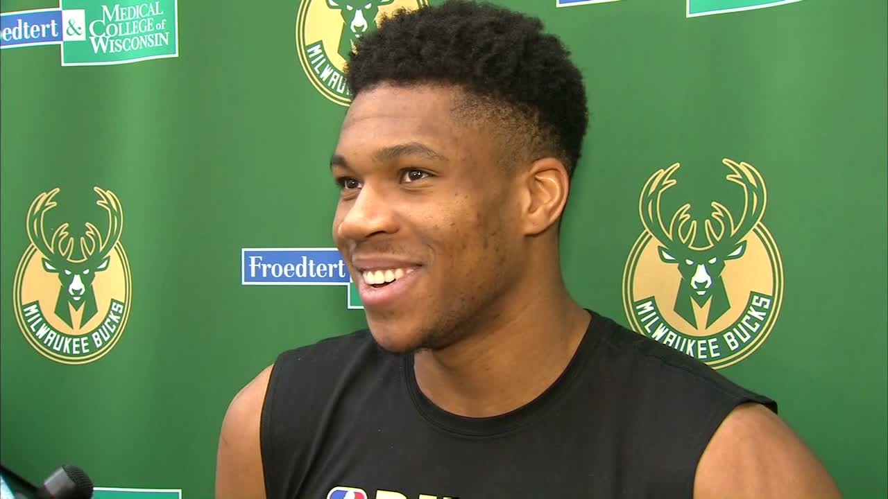 Giannis calls LeBron 'an alien' for his level of play at 34