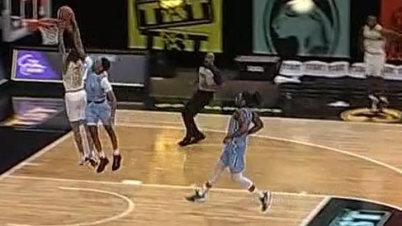 Team CP3 takes down Primetime Players with game-winning dunk