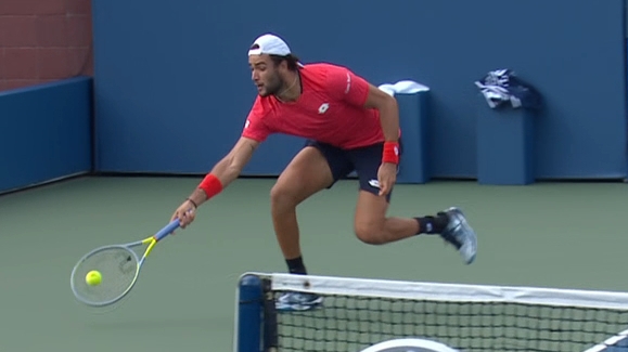 One amazing tennis shot!
