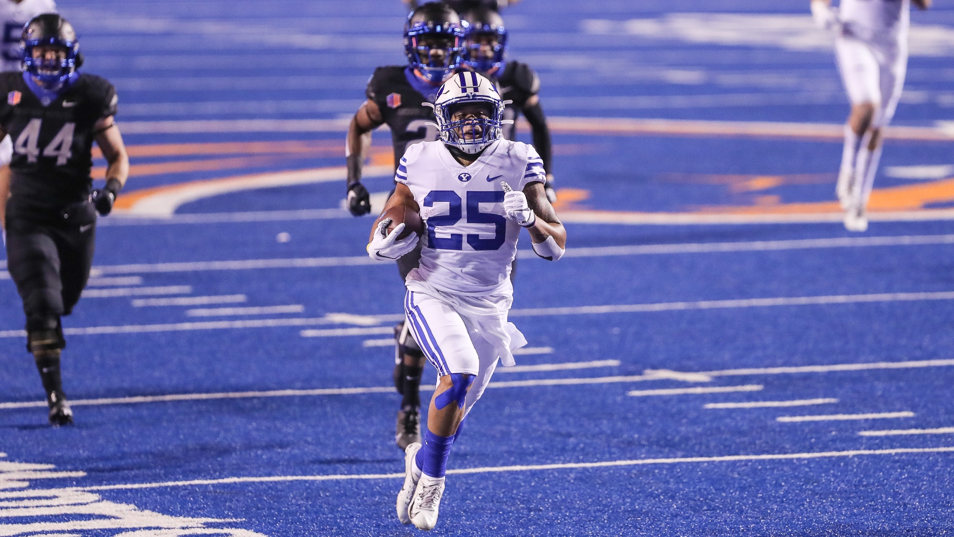 Allgeier takes off for 86-yard TD run vs. Boise State