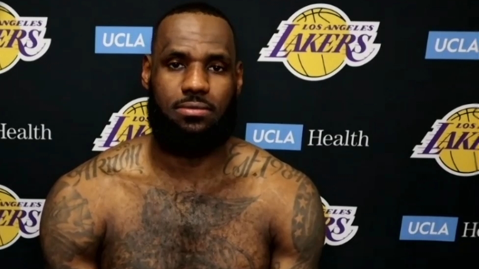 LeBron responds to Zlatan's criticism: I won't just stick to sports