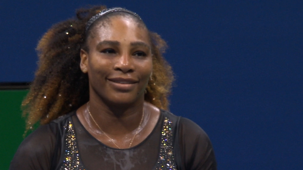 Serena begins US Open run with straight-sets win