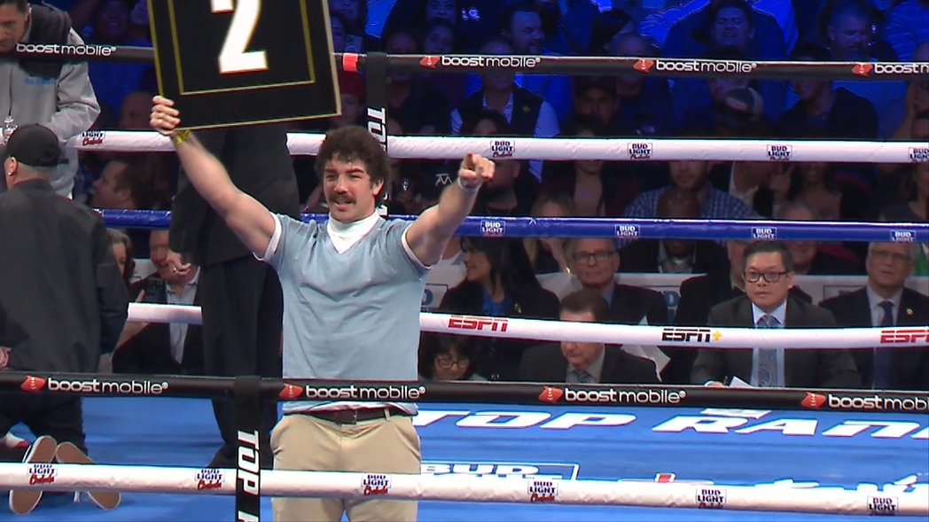Heavyweight prospect turns into 'ring guy' for women's championship bout