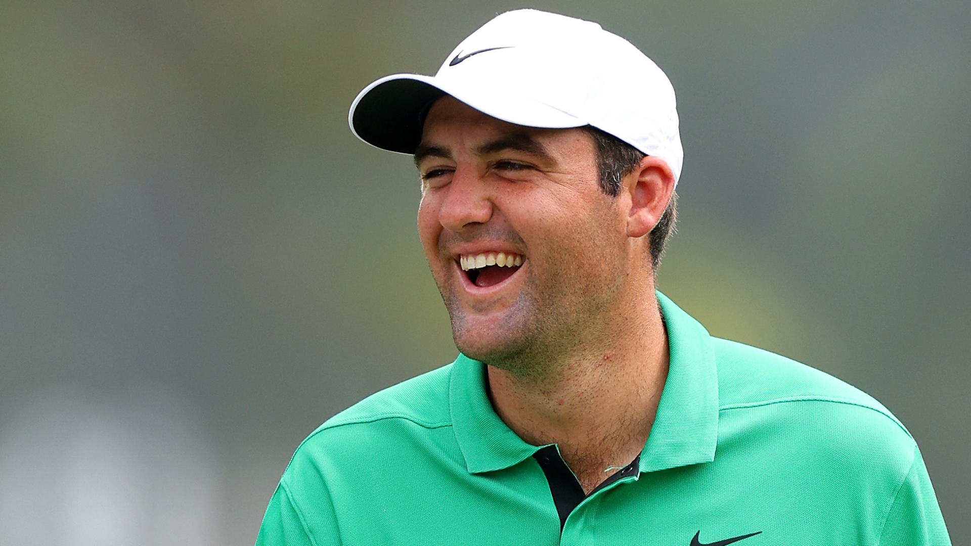 Scheffler gets easy eagle on second hole
