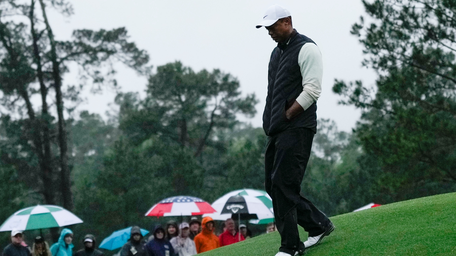 Tiger makes 23rd straight cut at Masters despite rough 18th hole