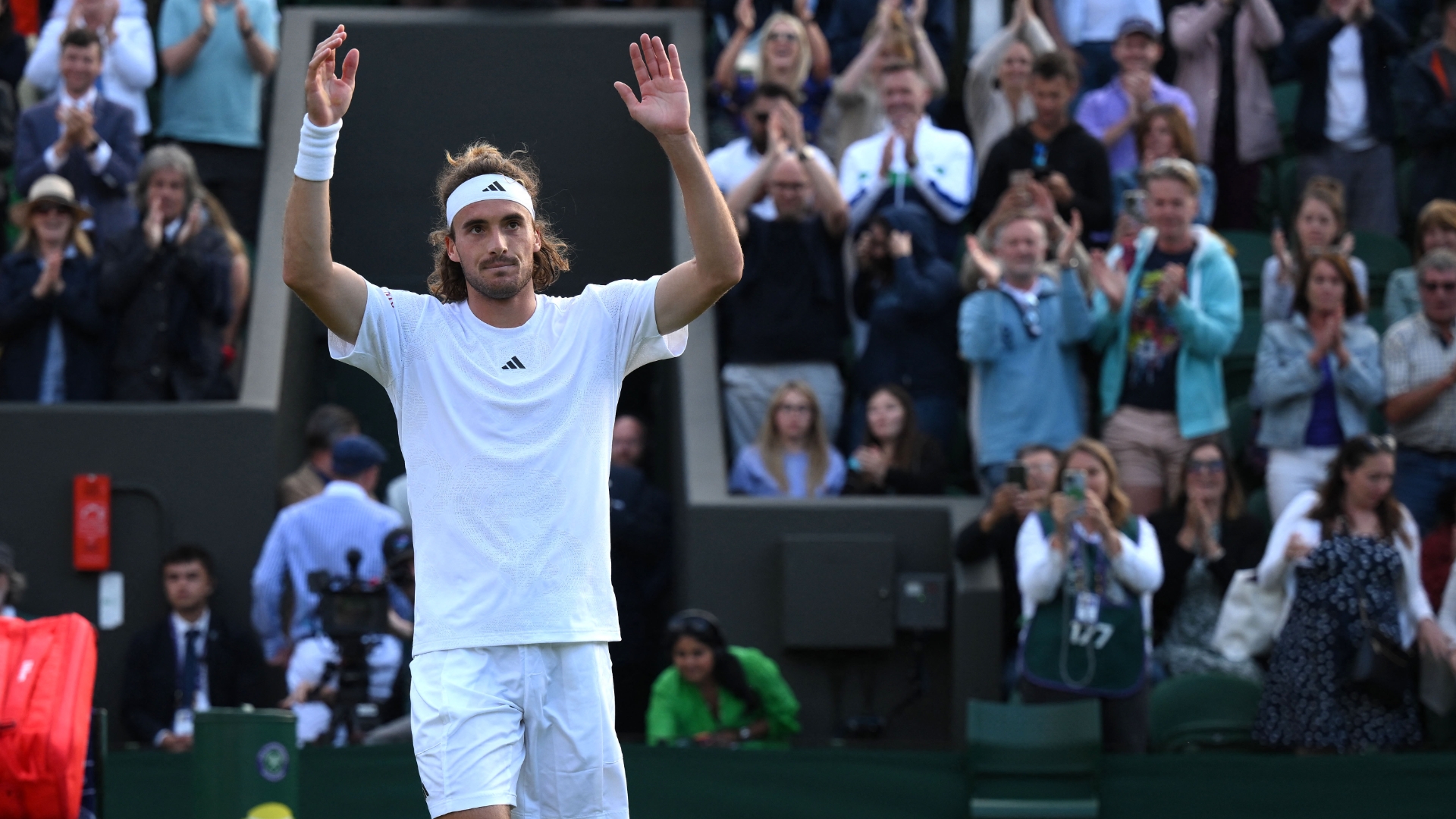 Tsitsipas prevails in epic 5-set tiebreak