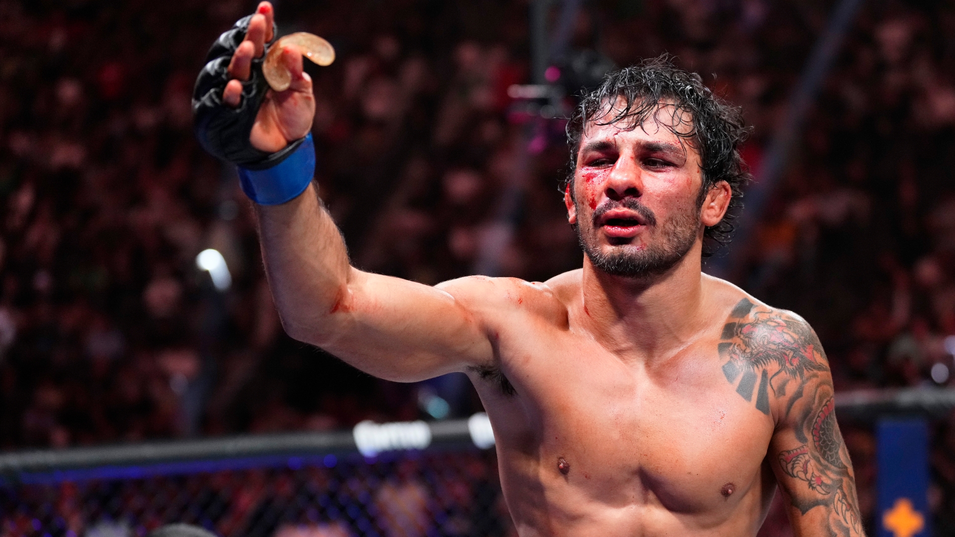 Alexandre Pantoja stuns Brandon Moreno to win belt