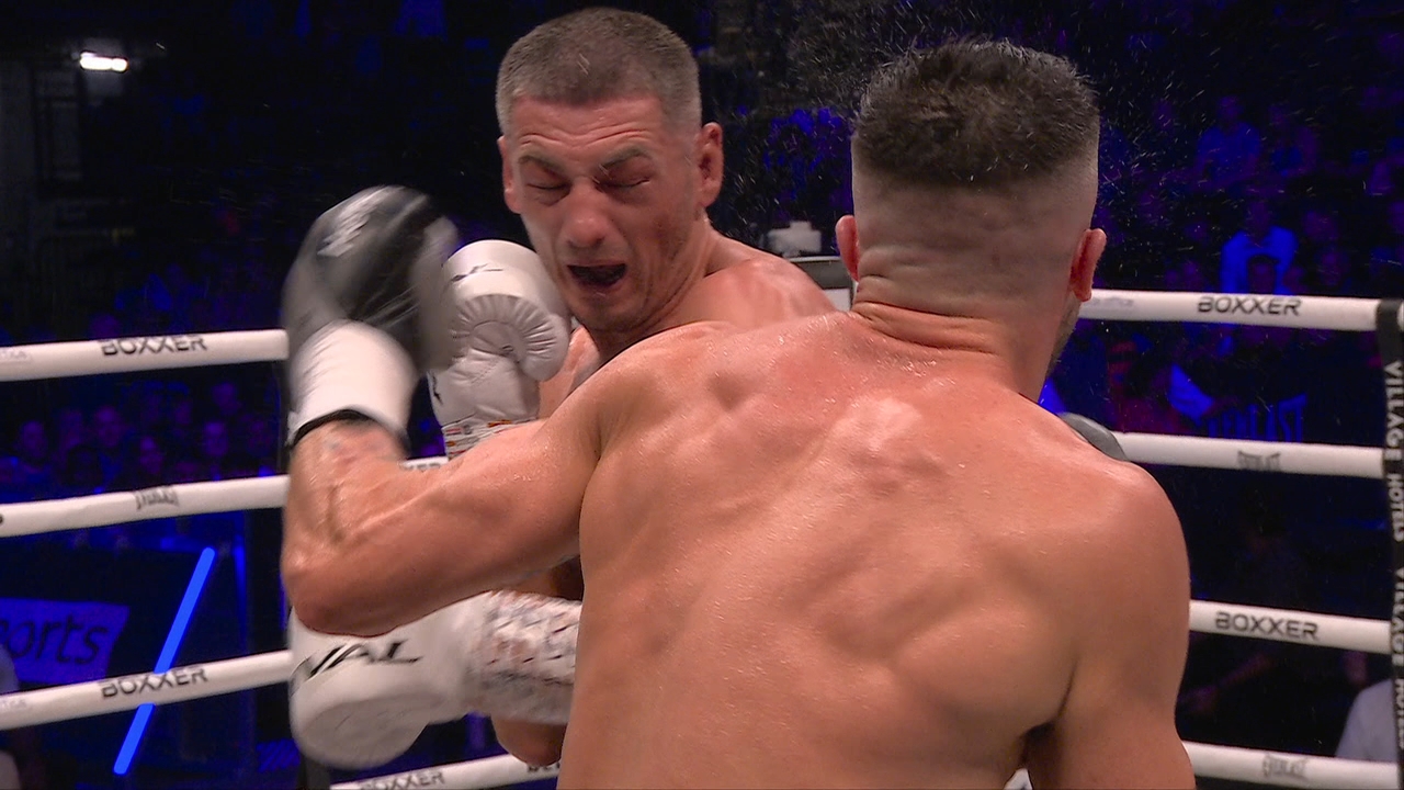 Jack Cullen knocks Mark Heffron out with a vicious left