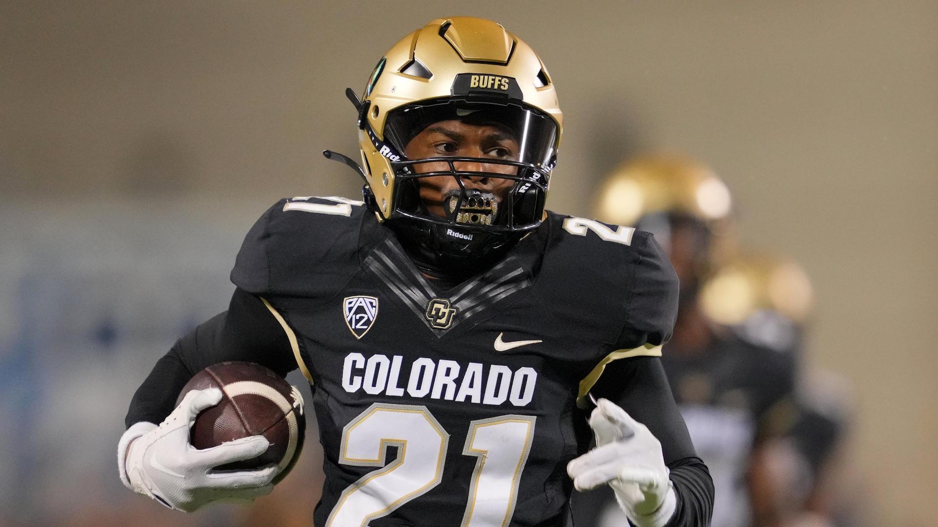 'Stuntin' like his daddy!' Shilo Sanders races home for pick-six