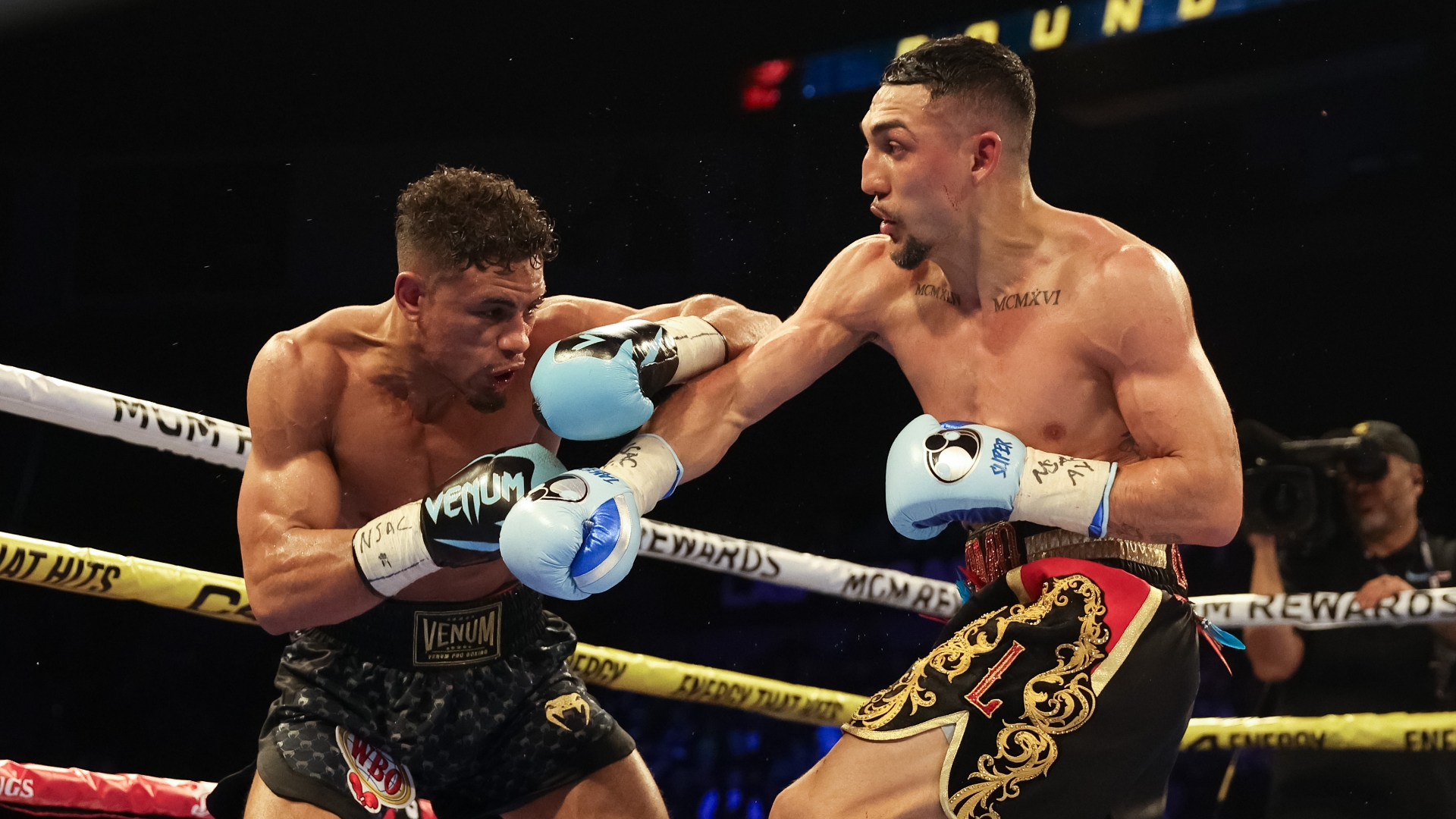 Teofimo Lopez defeats Jamaine Ortiz via decision to retain belts