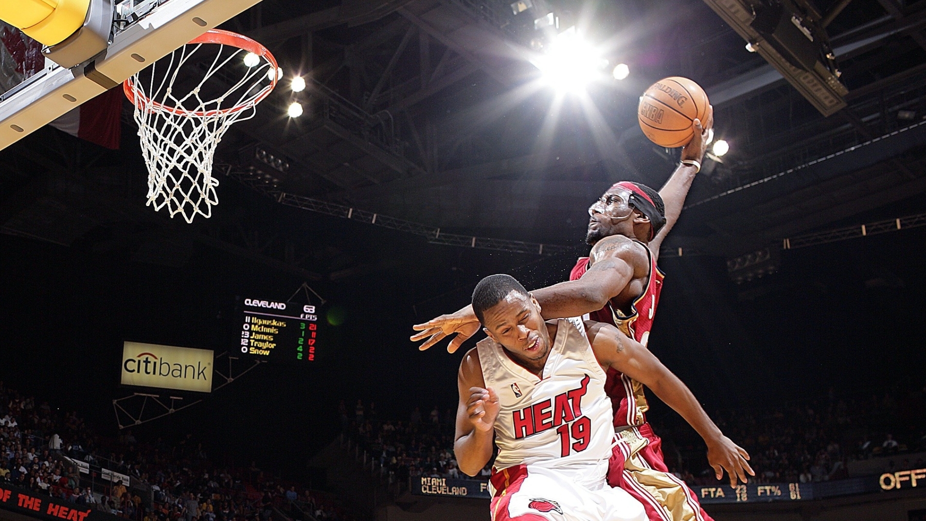 LeBron throws down vicious poster dunk on Damon Jones