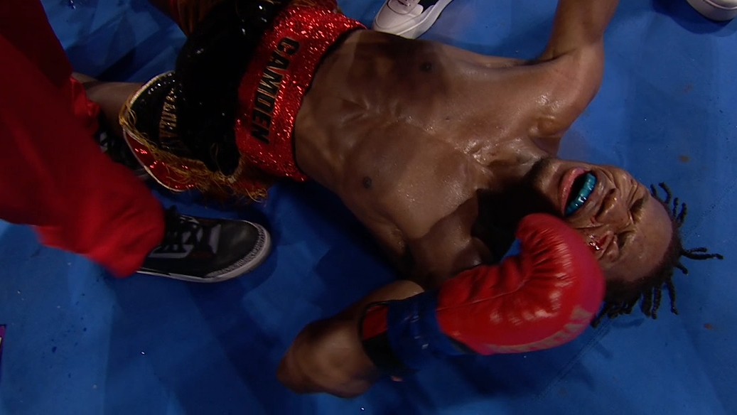 'What a finish!' Ray Ford becomes champion in final seconds of bout
