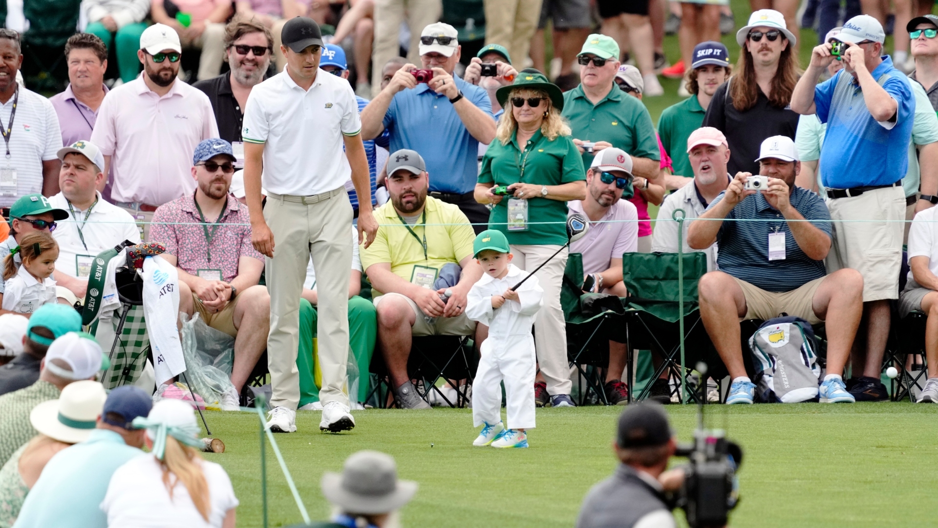 Jordan Spieth's son tees off to delight of Augusta crowd