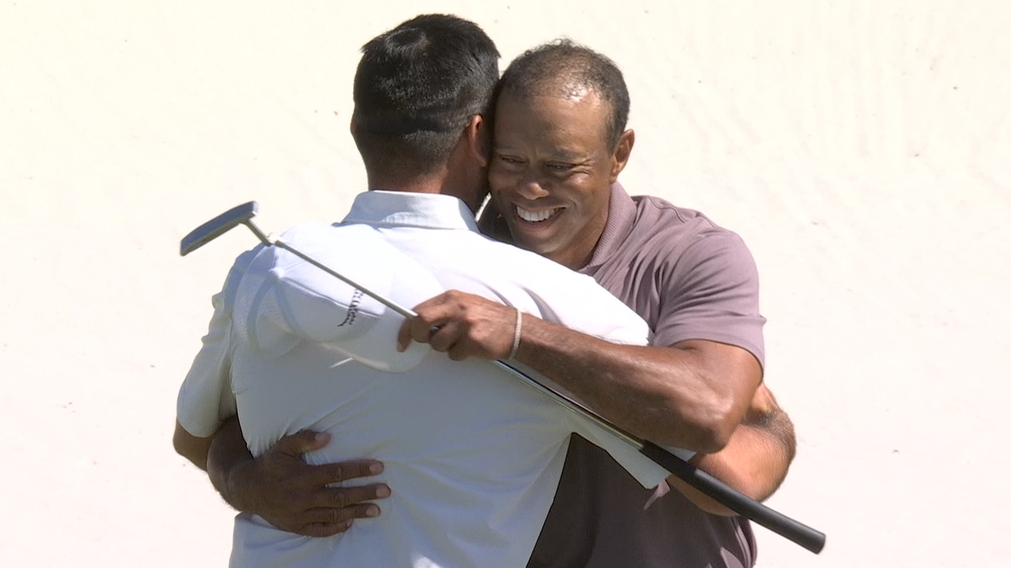 Tiger waits out booming winds to make 24th straight cut at Masters