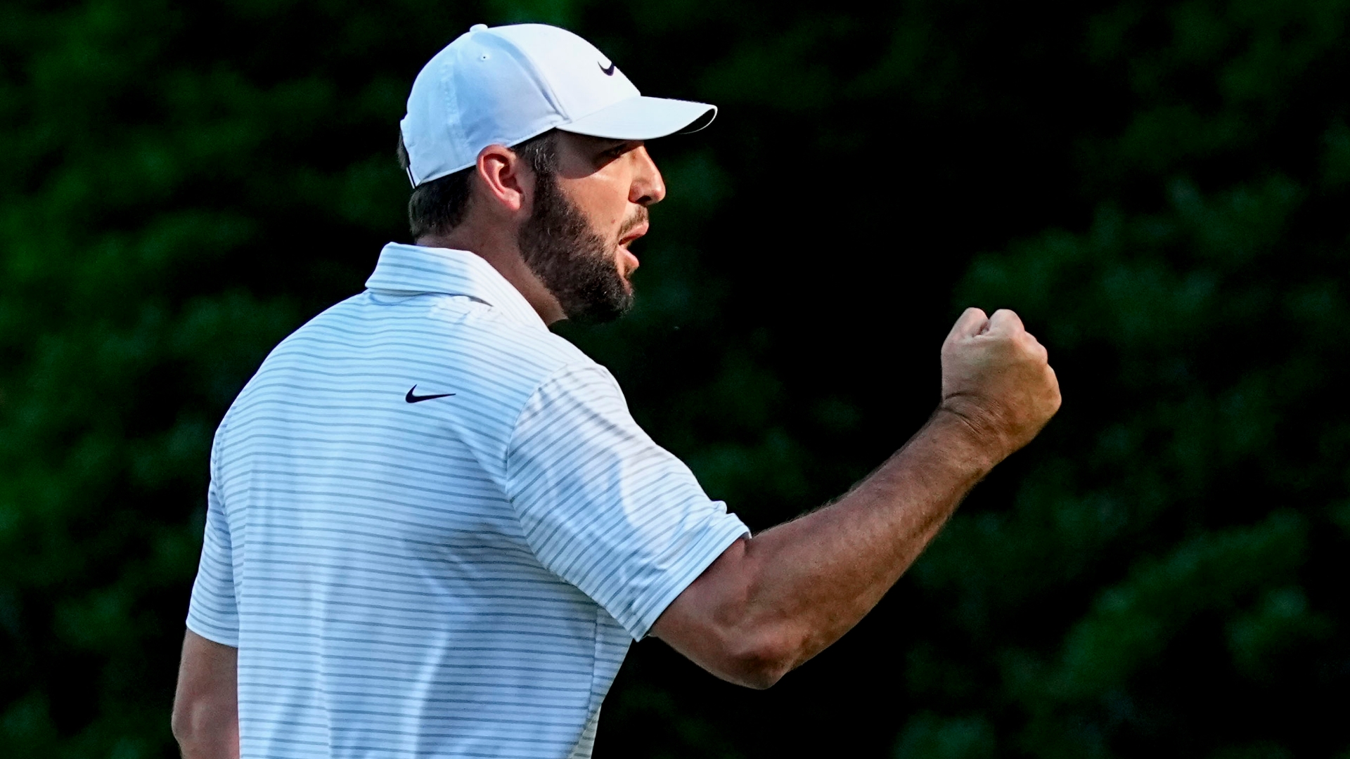 Scheffler hypes spectators after eagle on hole No. 13
