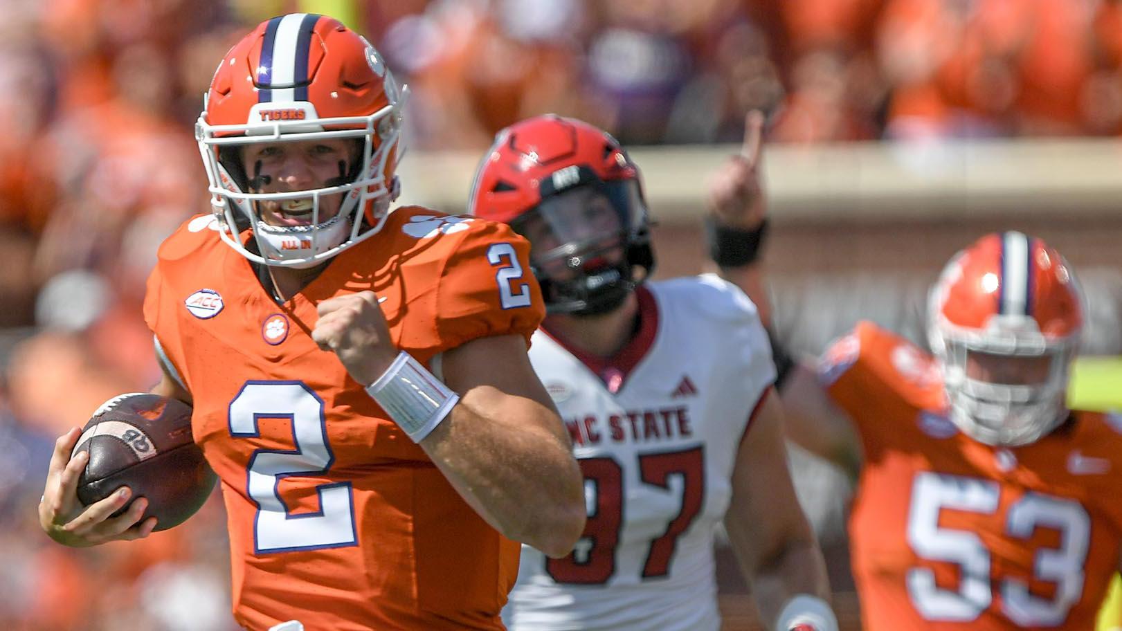 Cade Klubnik sends Death Valley into a frenzy with 55-yard TD run
