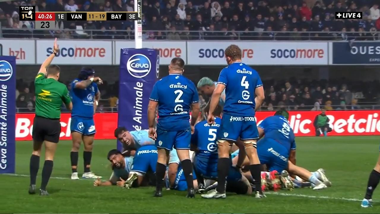 Bruni recibió al borde del ingoal y facturó para Bayonne