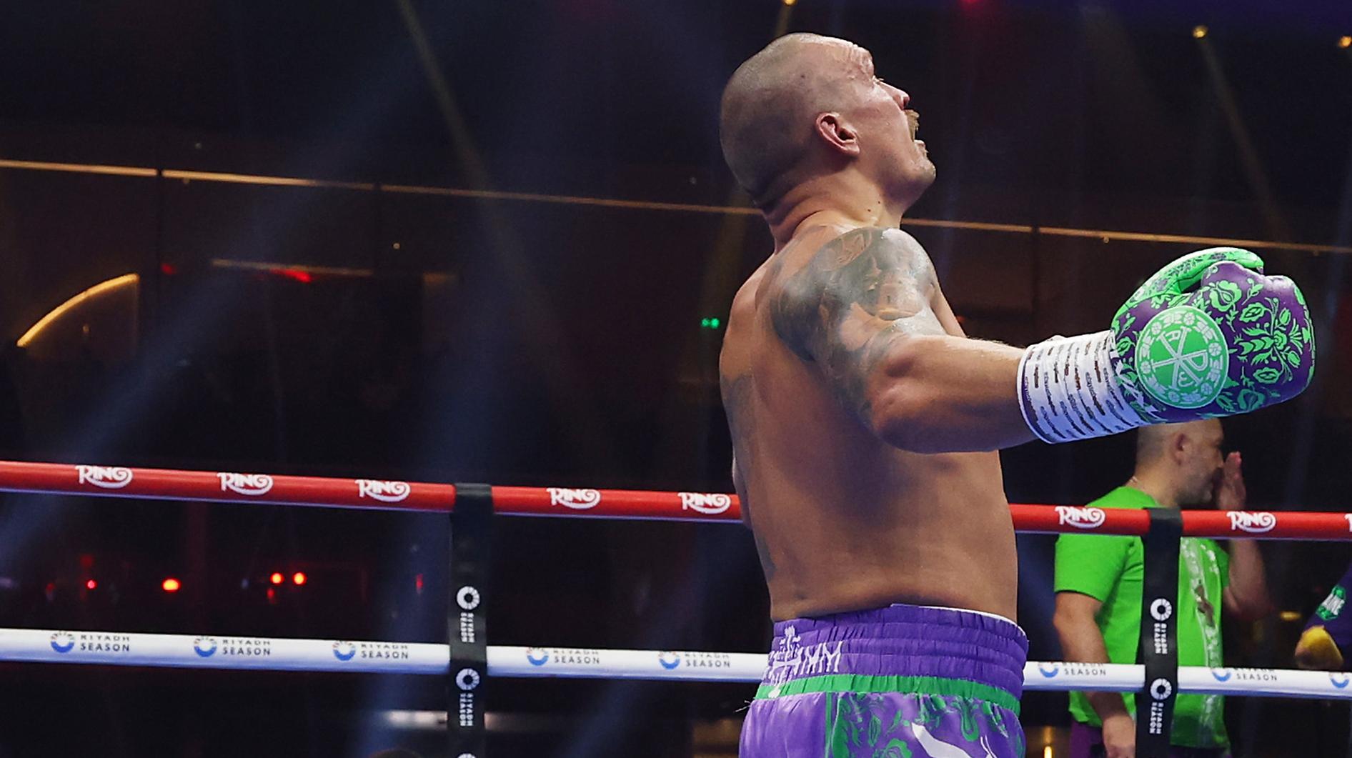 Oleksandr Usyk unanimously defeats Tyson Fury in rematch
