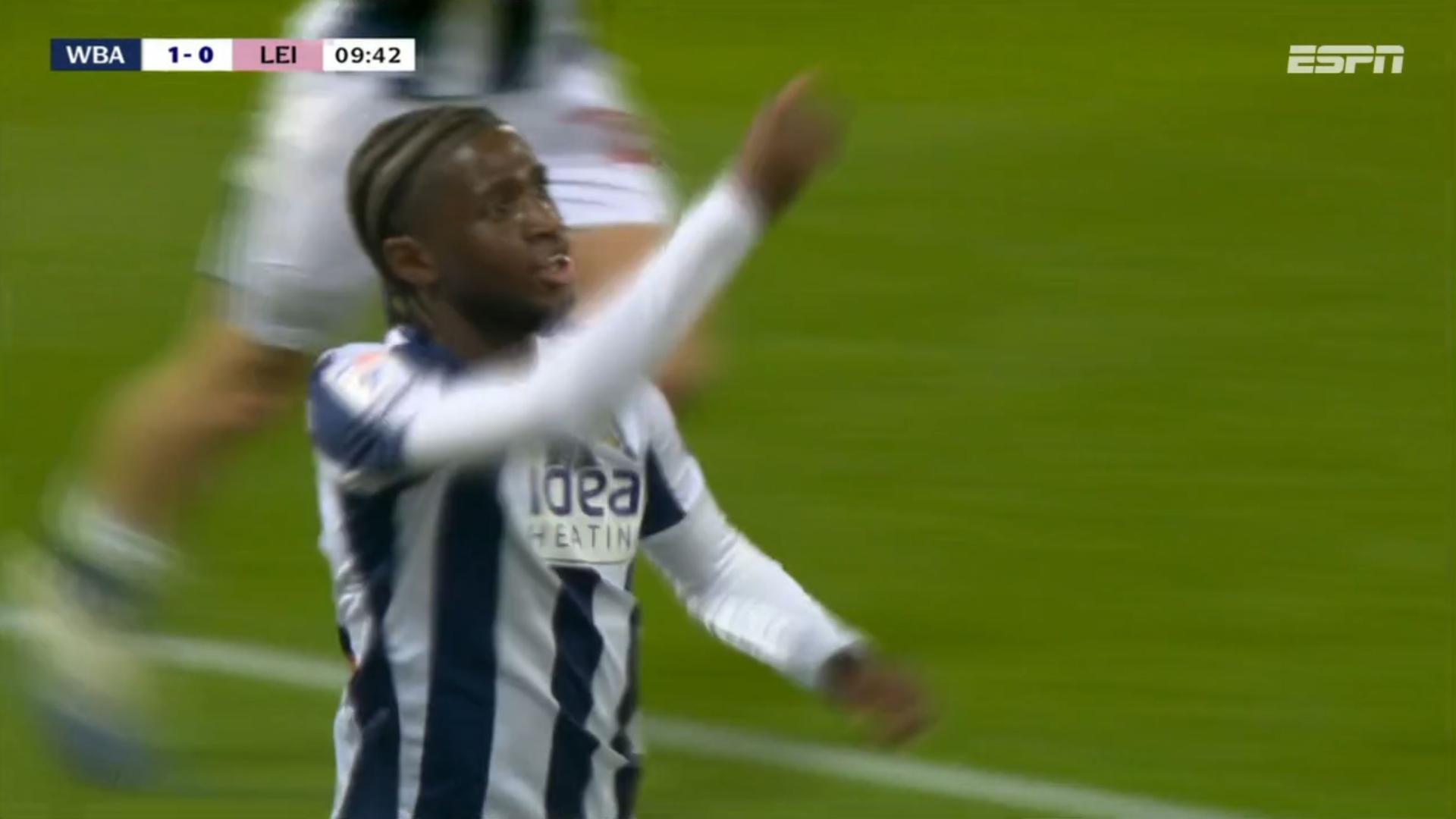 Golaço do West Bromwich! Samuel Iling-Junior arranca em linda jogada e abre o placar na Championship