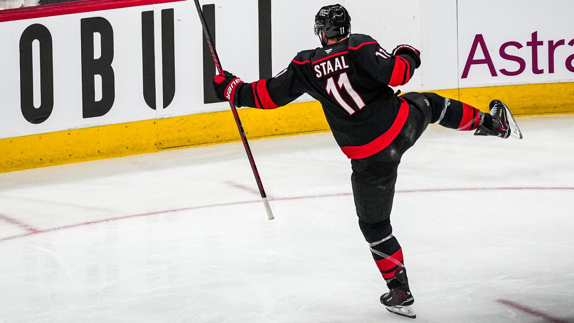 Canes' fans erupt as Jordan Staal ties the game