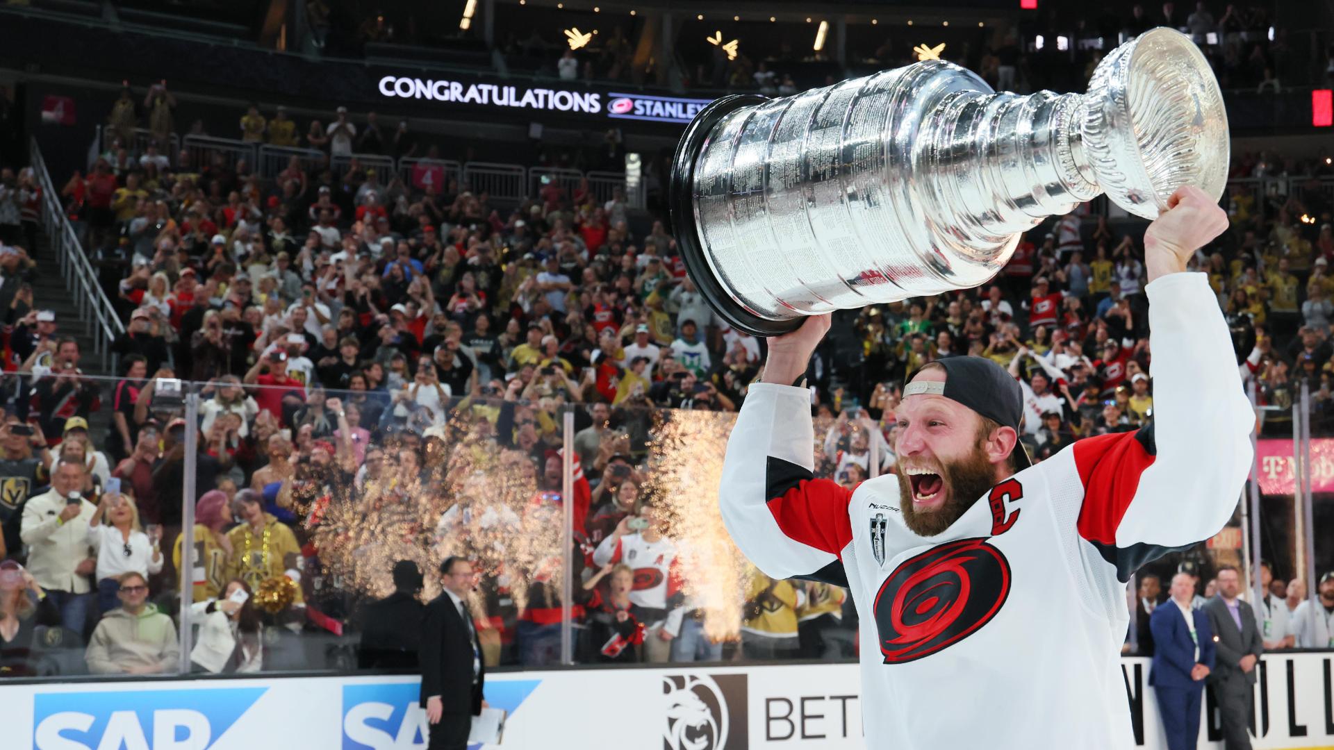 Jordan Staal raises Stanley Cup for Carolina