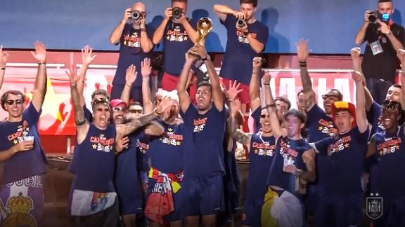 Spain celebrate World Cup glory with trophy lift in Madrid - ESPN Video