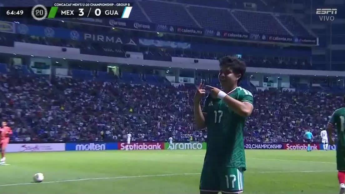 ¡Luis Gamboa pone el 3-0 para México!