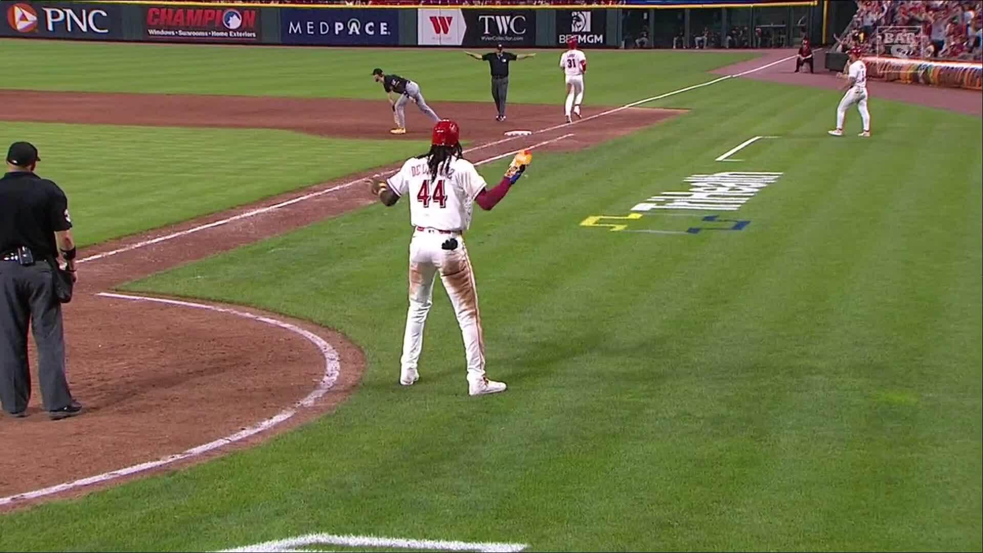 Reds dejan tendidos a Pirates, que no logran hacer el doble play