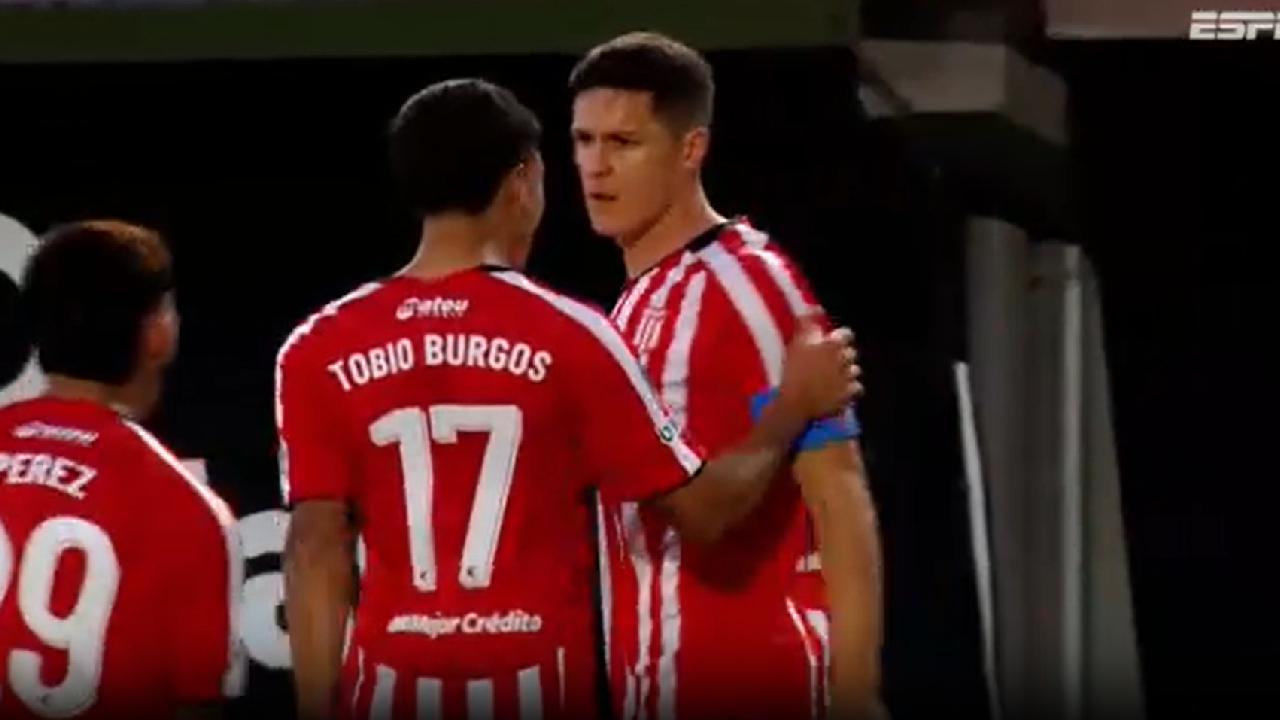 Para abrir o placar! Guido Carrillo marca o primeiro do Estudiantes contra o Defensa Y Justicia, pelo Campeonato Argentino