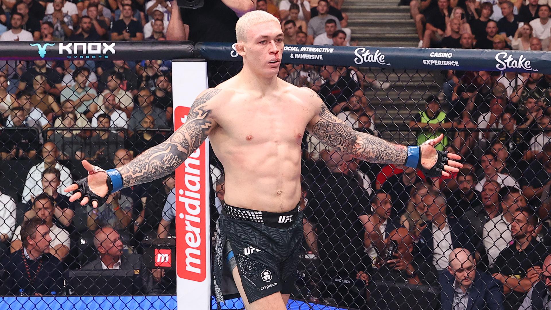Navajo Stirling finishes Jan Blachowicz in round 1