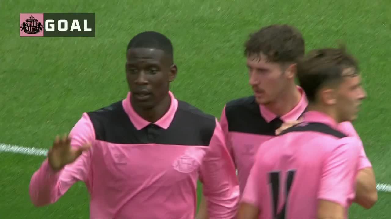 ¡Bombazo de Mukiele adelanta al Sunderland!