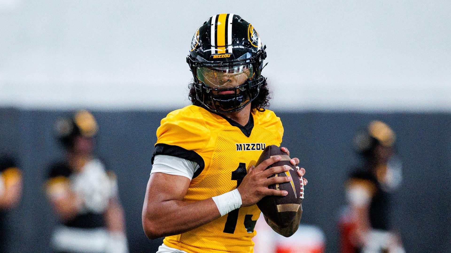 Chizik on how Mizzou QB Simmons should approach fall camp